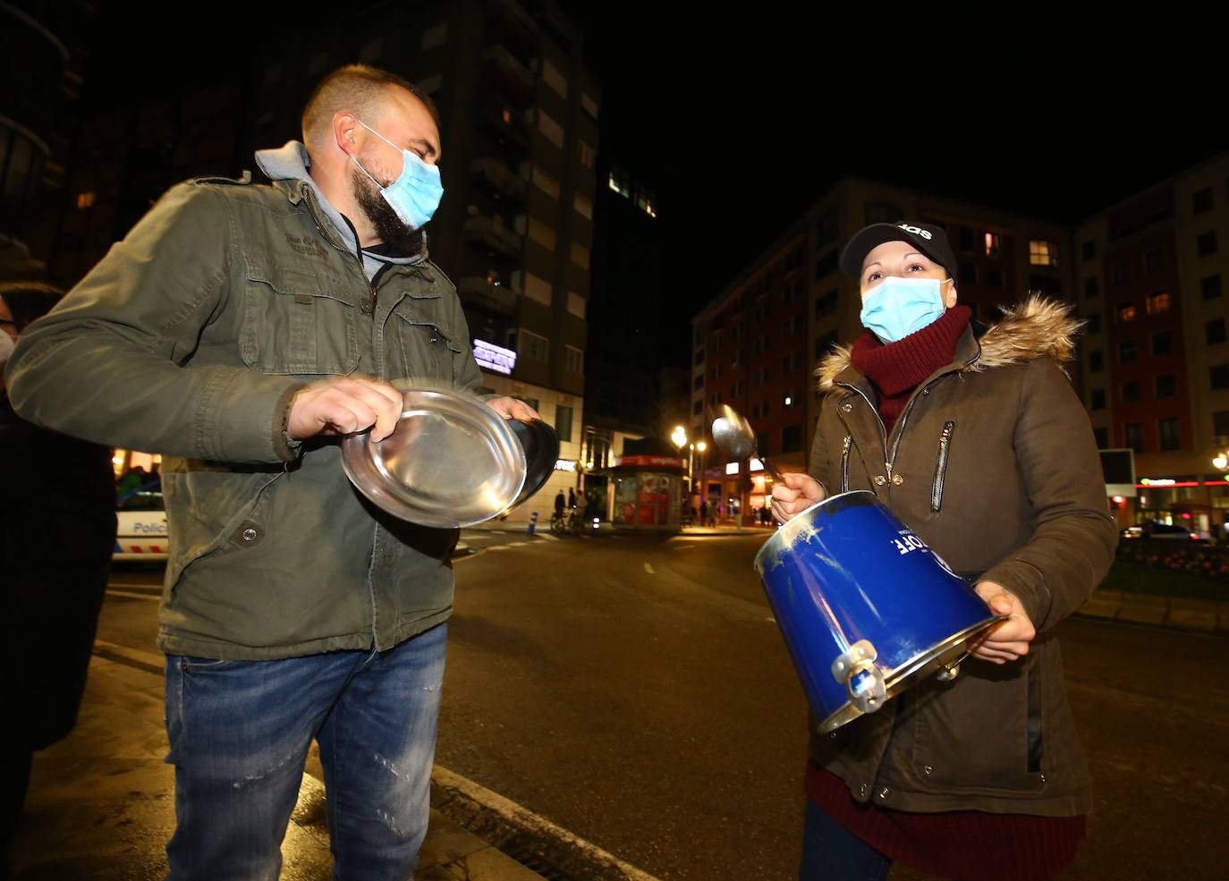 Fotos: Cacerolada de la hostelería del Bierzo