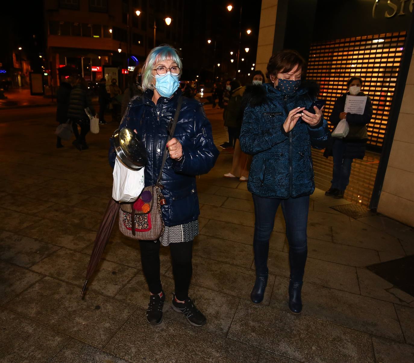 Fotos: Cacerolada de la hostelería del Bierzo