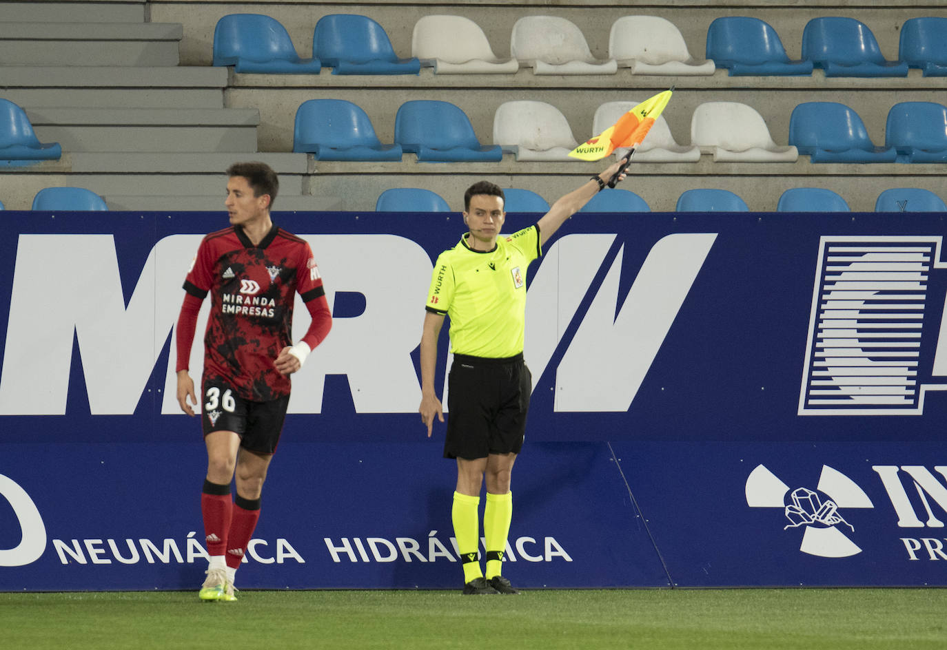 Fotos: Las imágenes del partido entre Deportiva y Mirandés