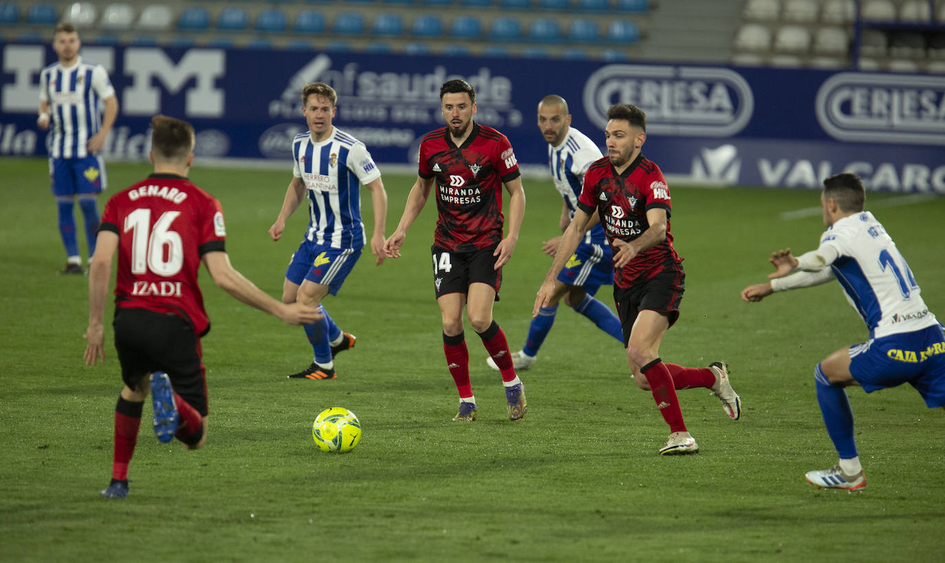 Fotos: Las imágenes del partido entre Deportiva y Mirandés