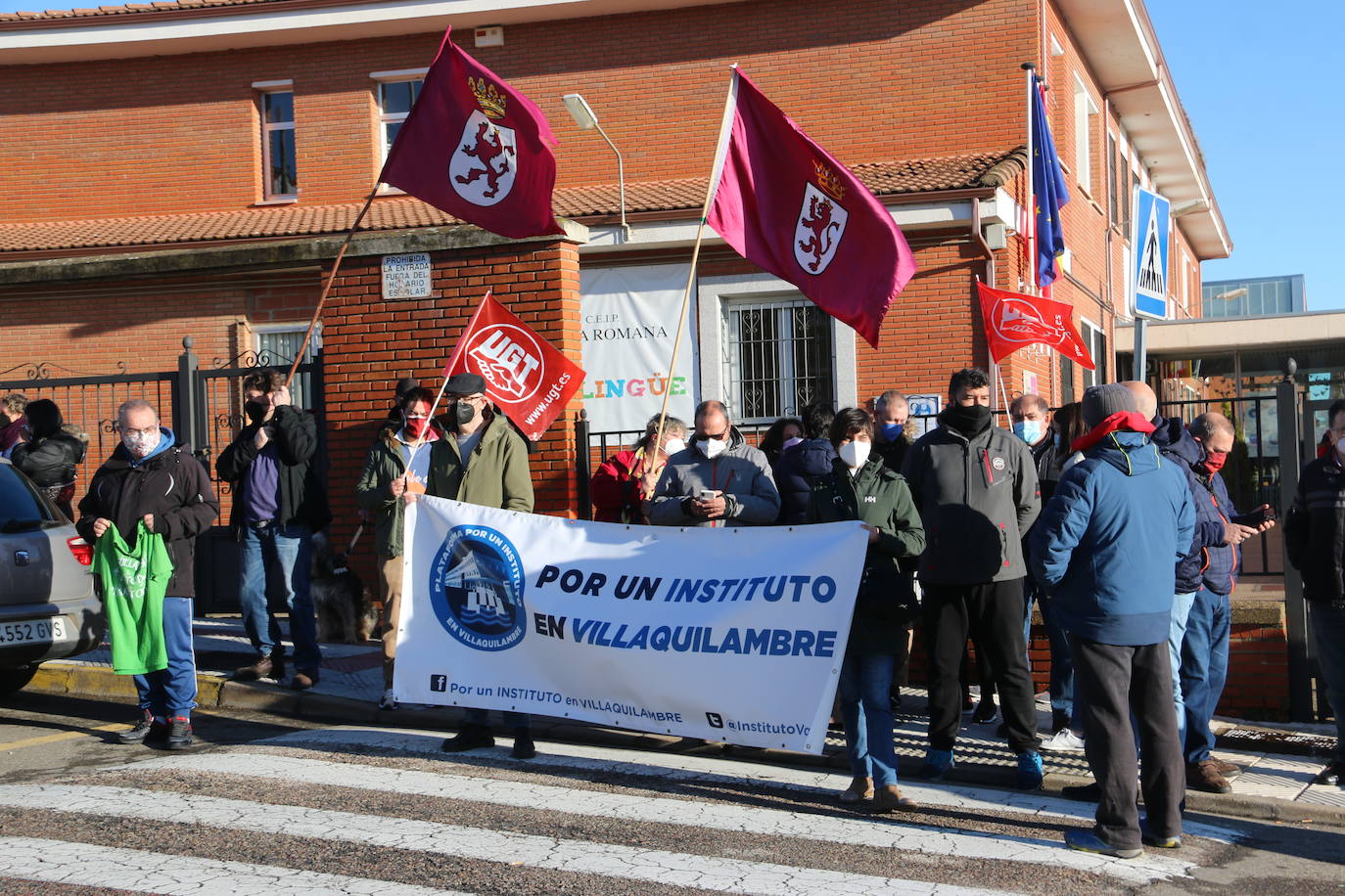 Fotos: Concentración por un Instituto en Villaquilambre