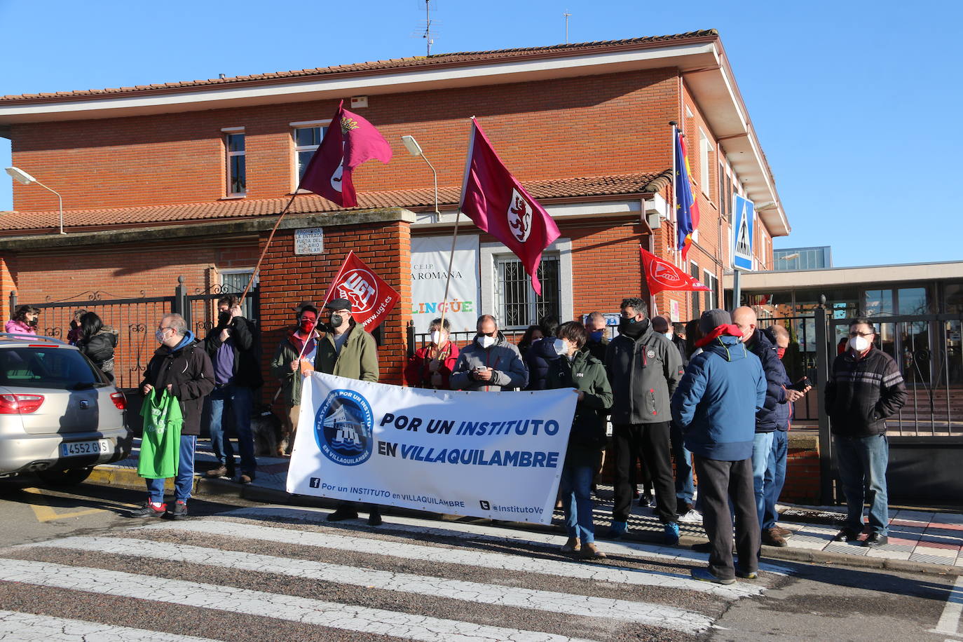 Fotos: Concentración por un Instituto en Villaquilambre