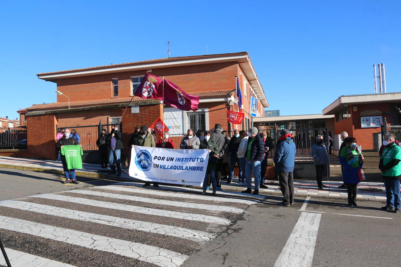 Fotos: Concentración por un Instituto en Villaquilambre