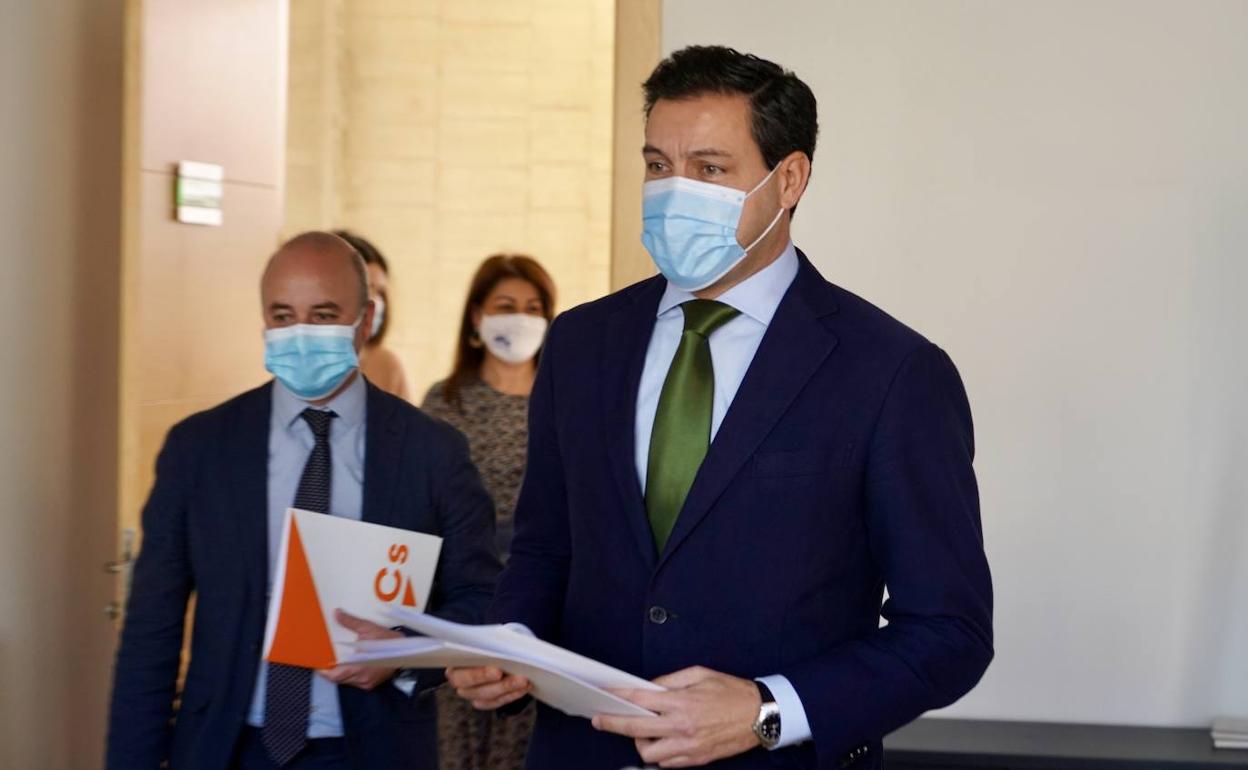 El portavoz popular en Cortes, Raúl de la Hoz.