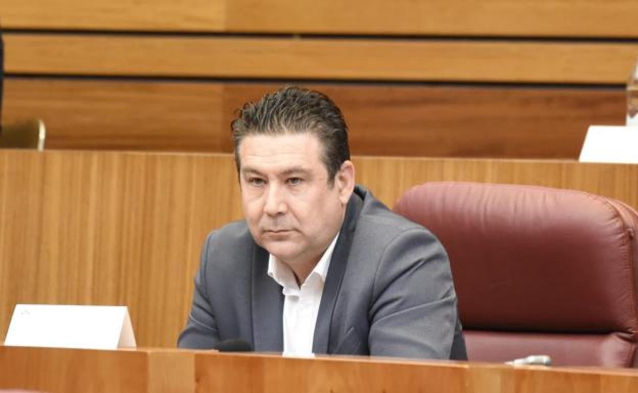 Luis Mariano Santos, en las cortes. 