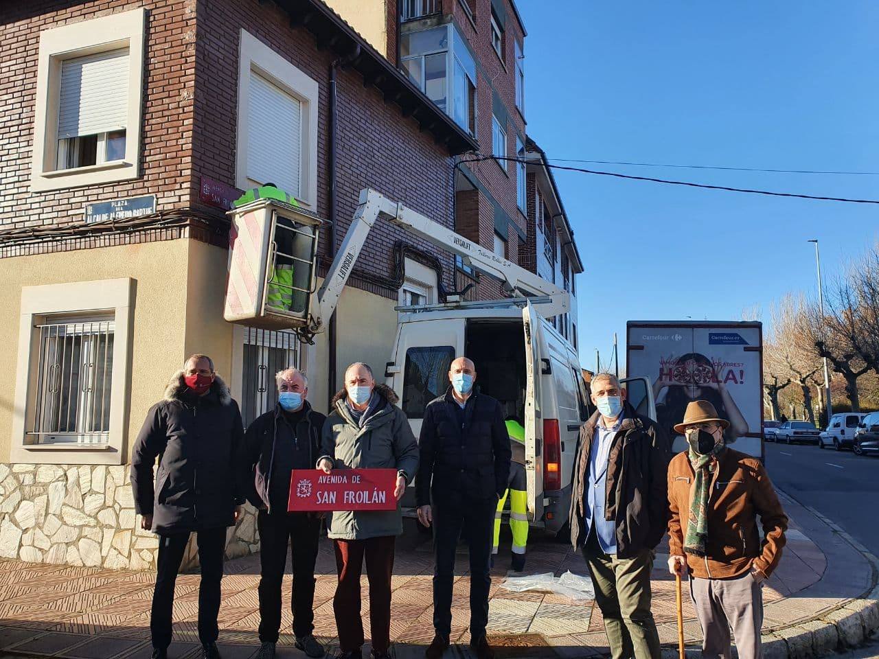 Fotos: El Ayuntamiento de León renovará 750 placas de nomenclatura de las calles