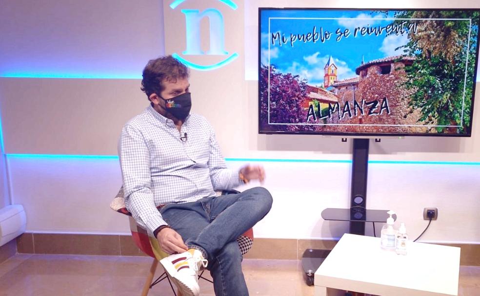 El alcalde de Almanza, Javier Santiago Vélez, en un nuevo encuentro con leonoticias. 