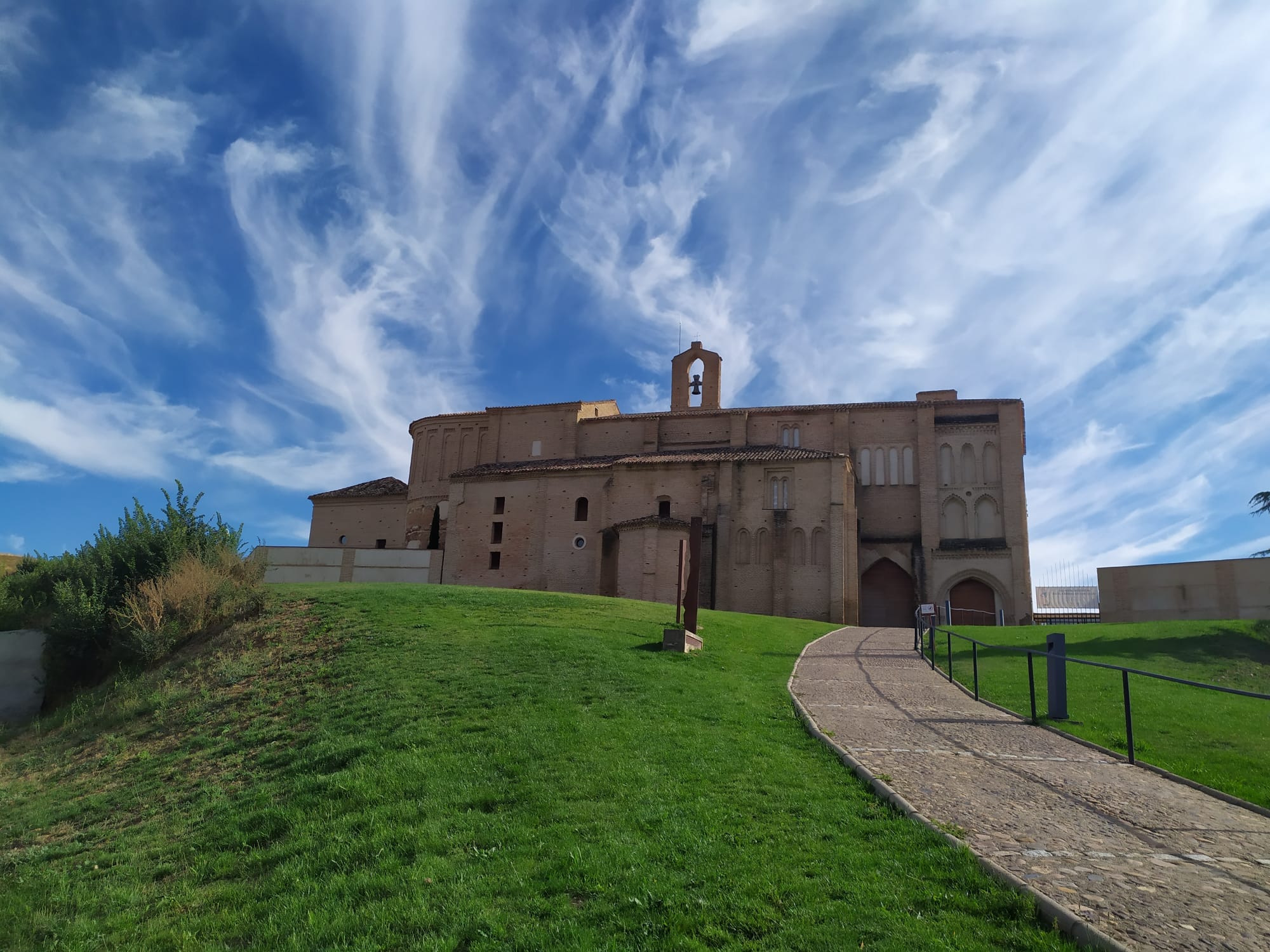 Santuario de La Peregrina en Sahagún.