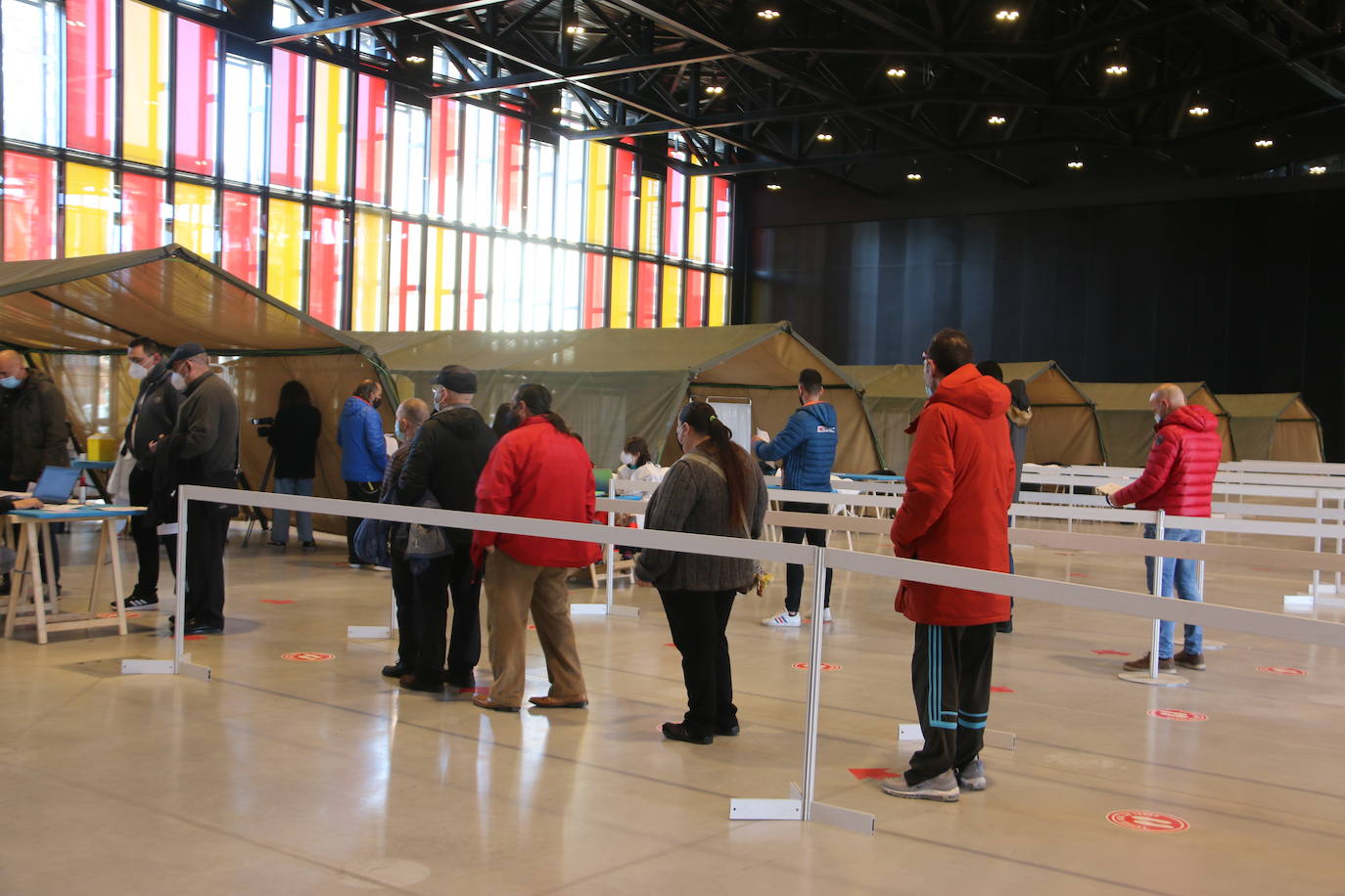 Los leoneses siguen recibiendo sus dosis estos días desde el Palacio de Exposiciones.