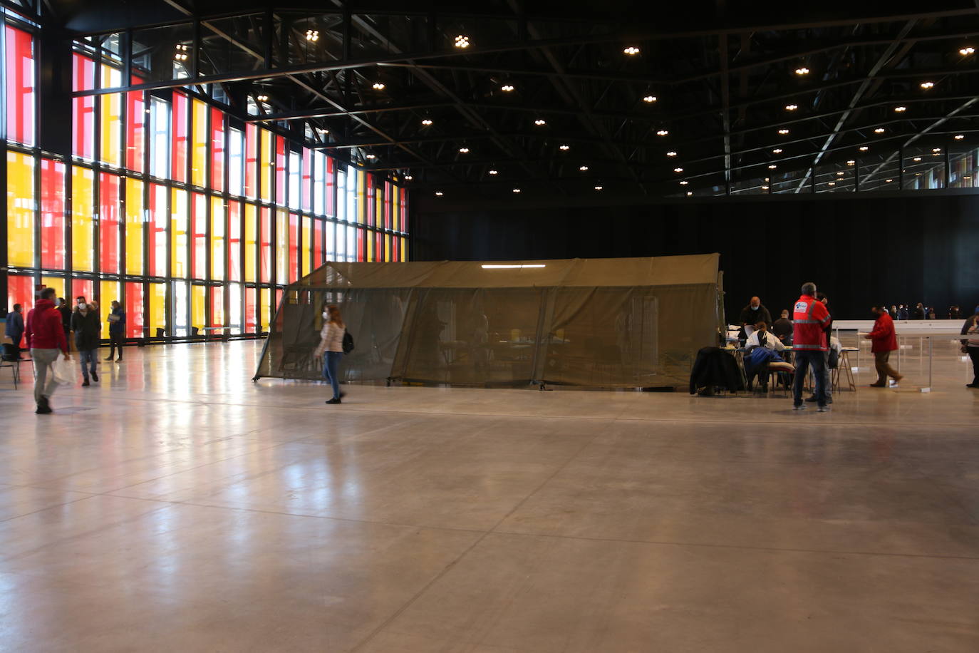 Los leoneses siguen recibiendo sus dosis estos días desde el Palacio de Exposiciones.