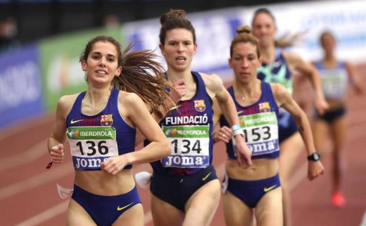 Marta García y Blanca Fernández, en la prueba de 3.000 metros de este fin de semana.