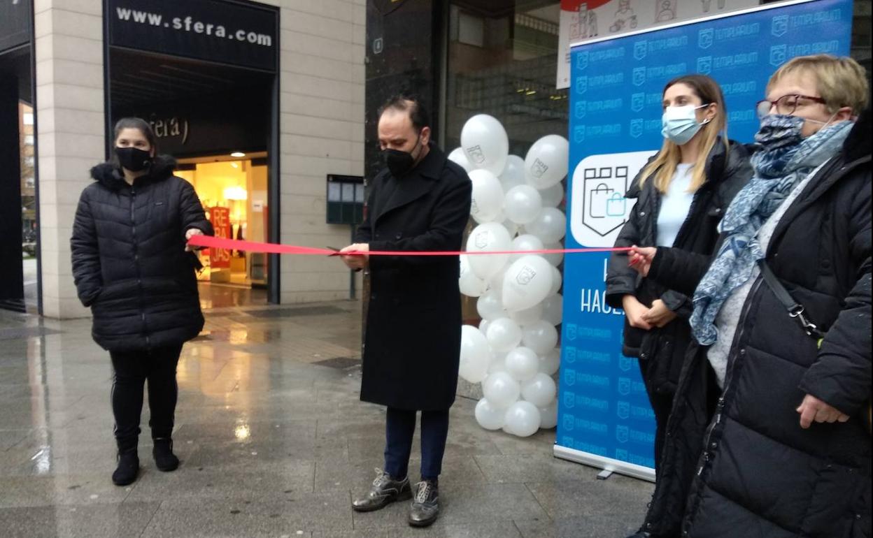 Inauguración de la feria de las rebajas de Ponferrada.