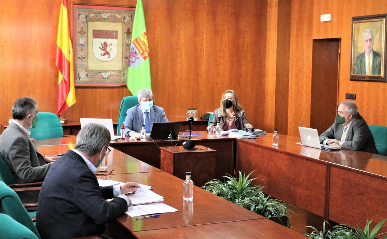 La Universidad de León aprueba la oferta de 2.460 plazas de Grado y 1.221 de Máster para el curso 2021-22