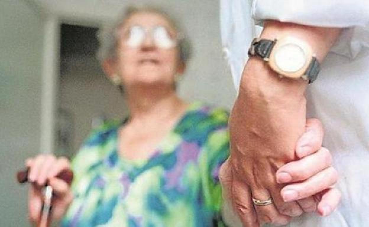 Trabajadora y usuaria del Servicio de Ayuda a Domicilio.