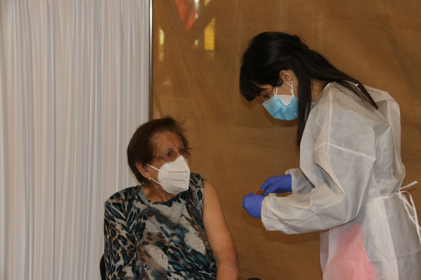 Fotos: Vacunación a mayores de 80 años en el Palacio de Exposiciones