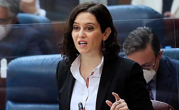 Madrid se reafirma en no cerrar tras salir del «riesgo extremo»