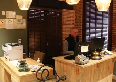 Imagen secundaria 1 - Diversas imágenes de varios hoteles en la capital leonesa.