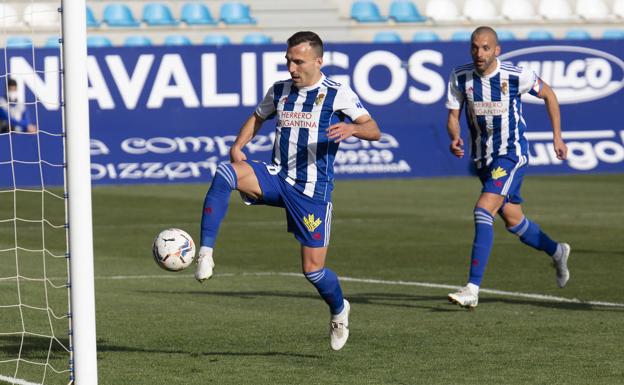 Galería. Valcarce, en el momento de anotar el 2-2.