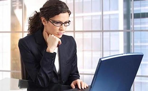 Las mujeres pierden presencia en la dirección de empresas en León pero la ganan en mandos intermedios