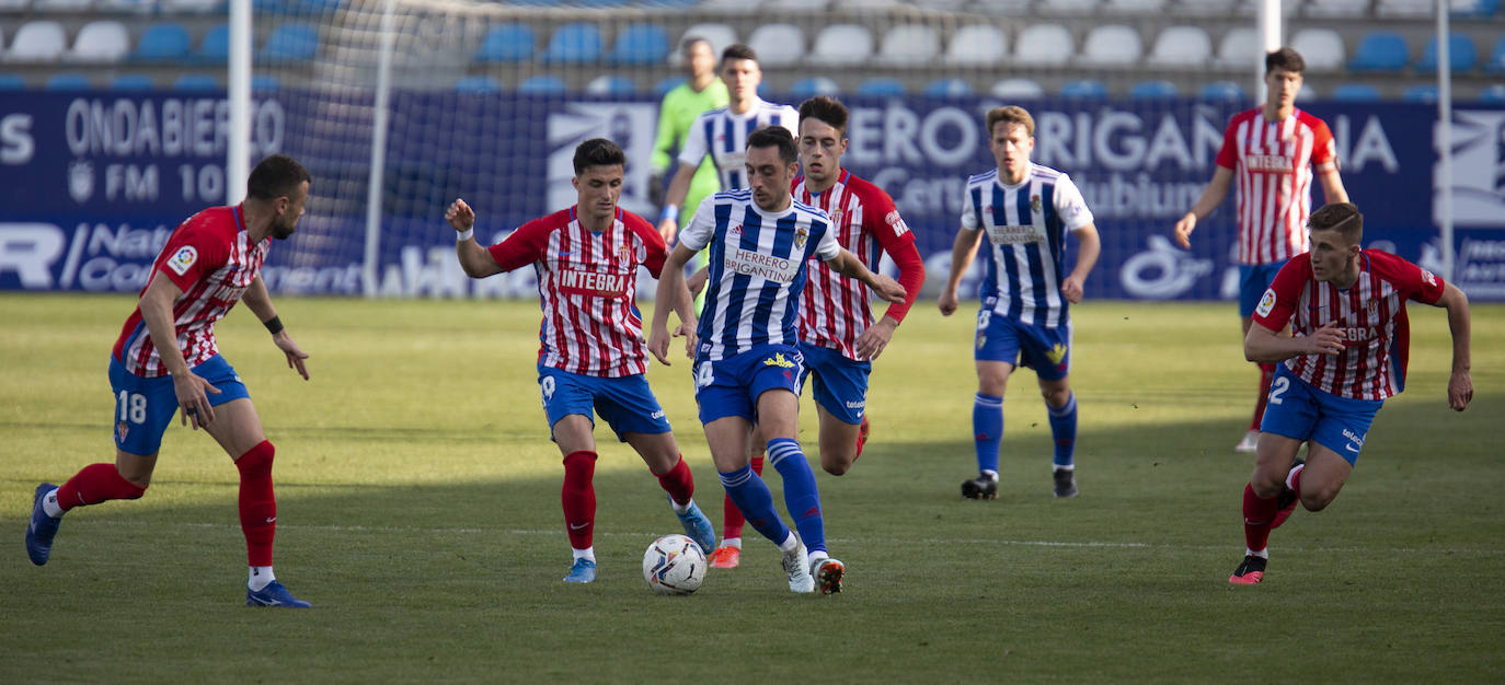 Fotos: Las imágenes del Deportiva-Sporting