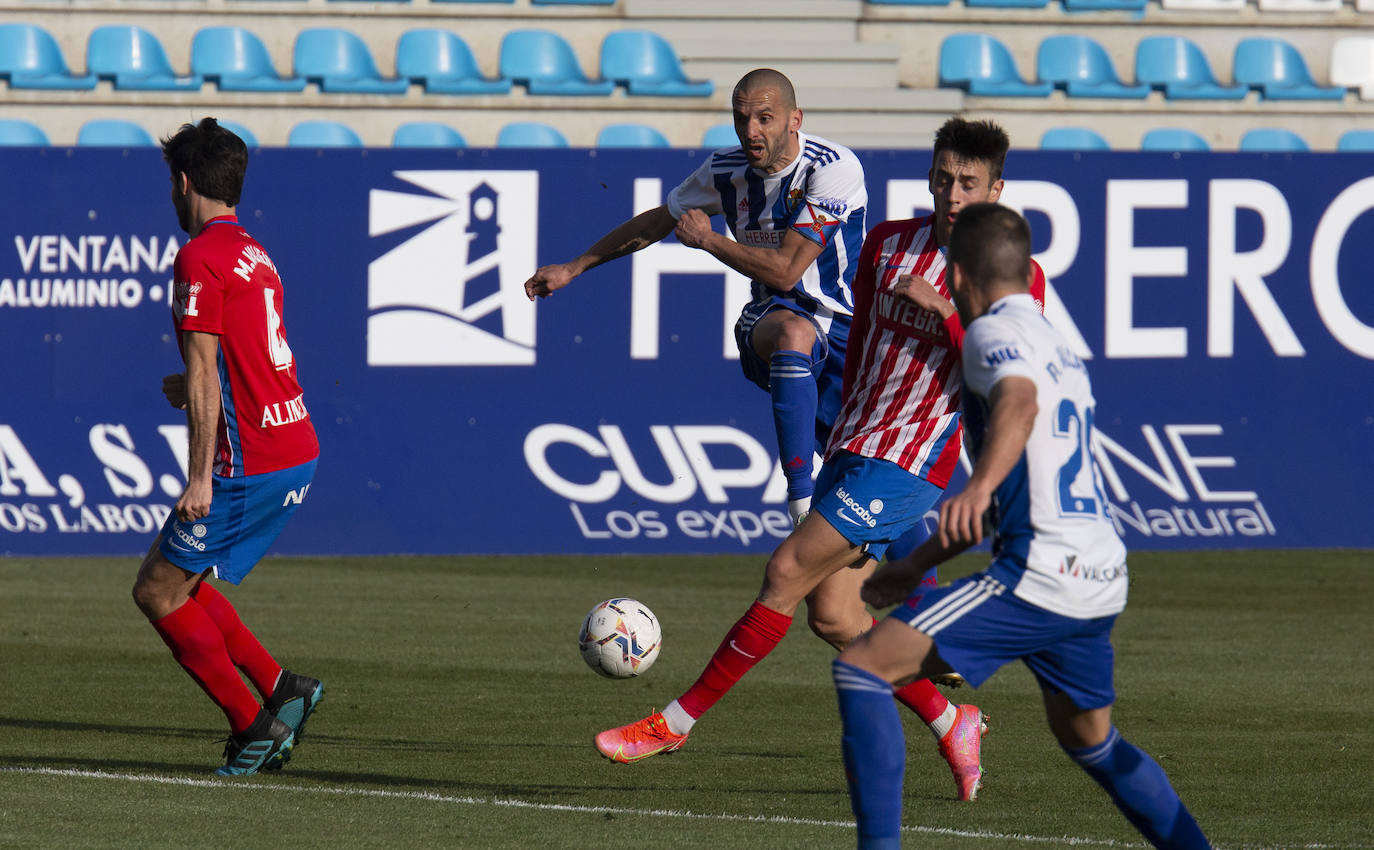 Fotos: Las imágenes del Deportiva-Sporting