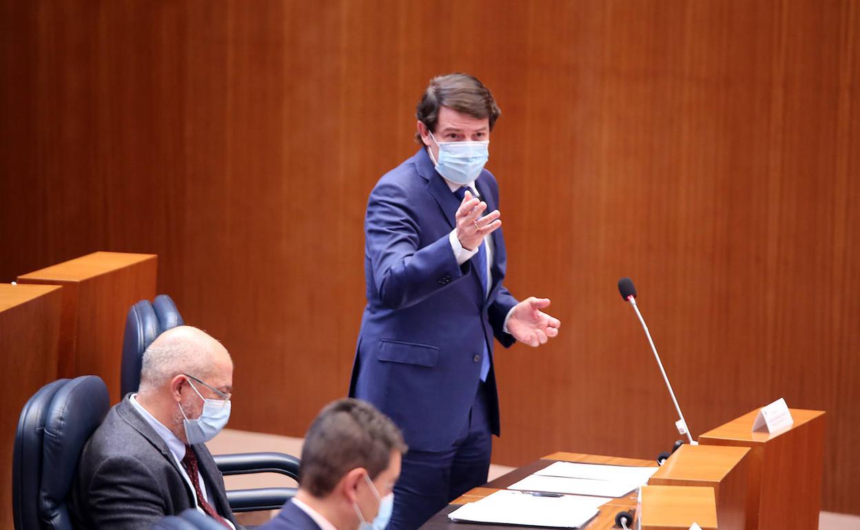 El consejero de agricultura, Suárez-Quiñones, en su intervención ante el pleno celebrado en las Cortes de Castilla y León.