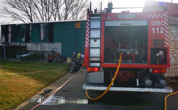 Camión de los Bomberos de León. 