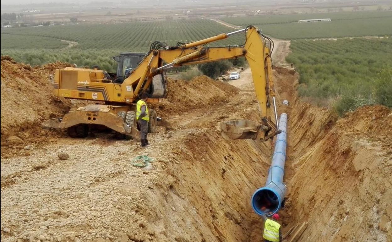 Imagen de unas obras de ampliación del regadío. 