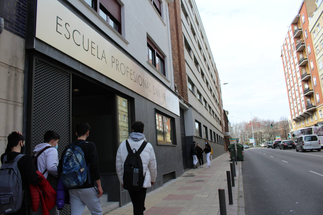 Este centro concertado ofrece Bachillerato y tres niveles de Formación Profesional donde la relación entre profesor y alumno es fundamental para guiar el futuro laboral de sus estudiantes.