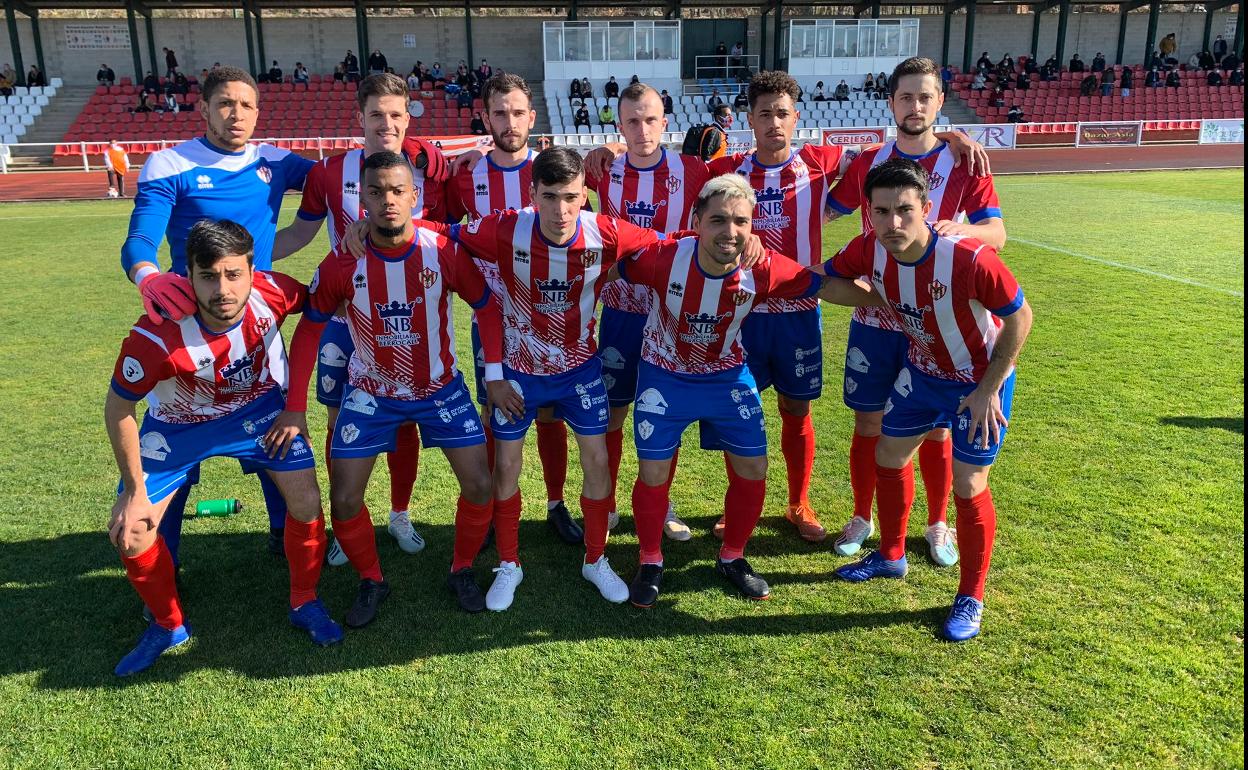 Once inicial del Atlético Bembibre en la Devesa.