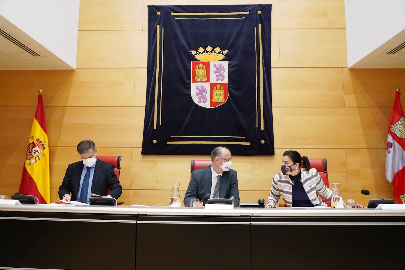 Fotos: Reunión de la Mesa de las Cortes para calificar la moción de censura