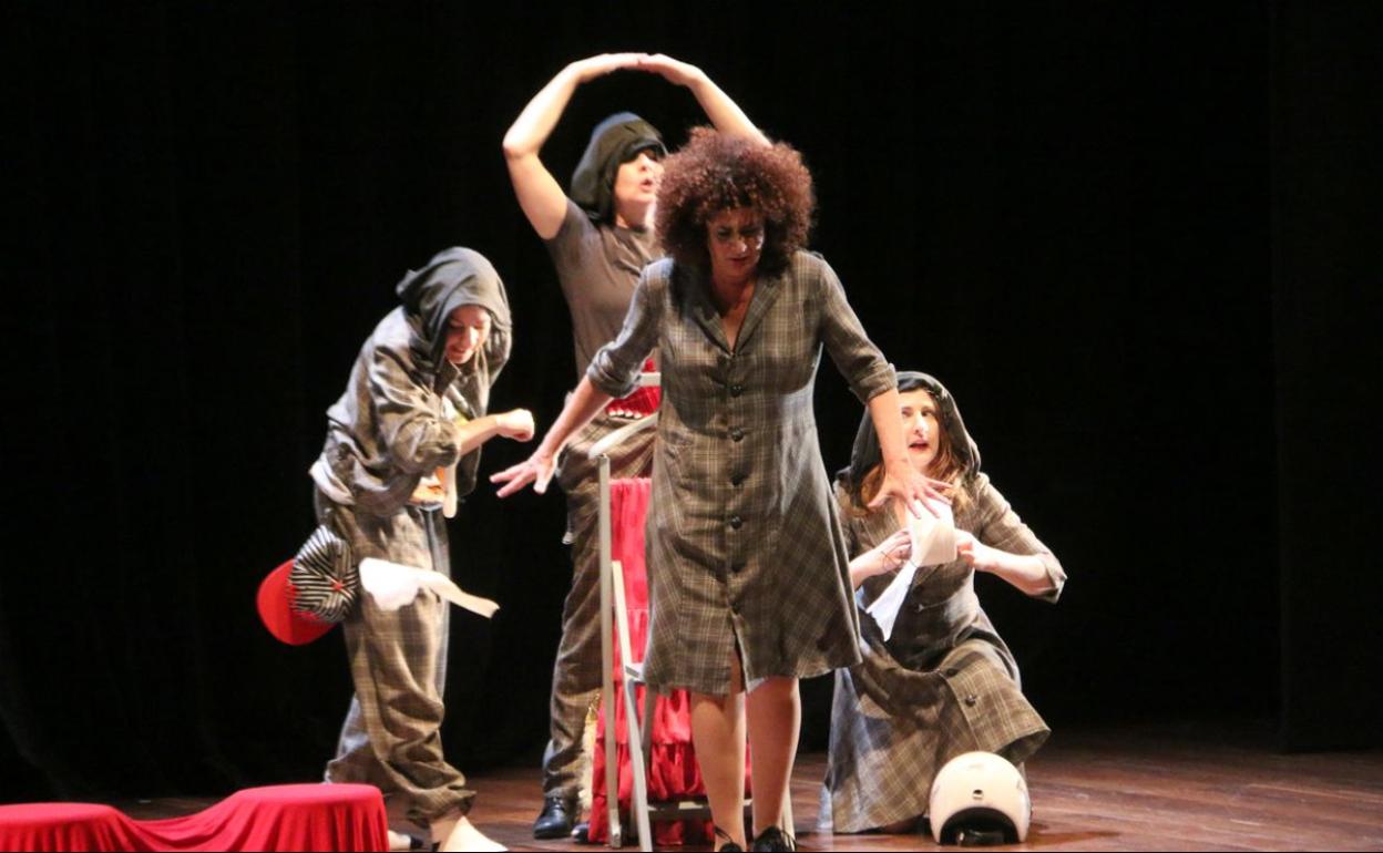 Una escena de la obra en El Auditorio Ciudad de León.