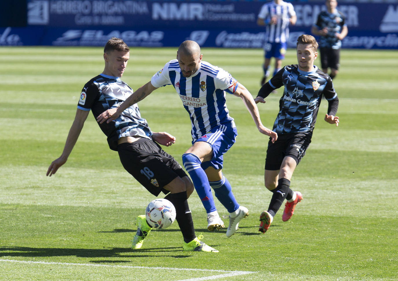 Fotos: Las imágenes del Deportiva-Almería