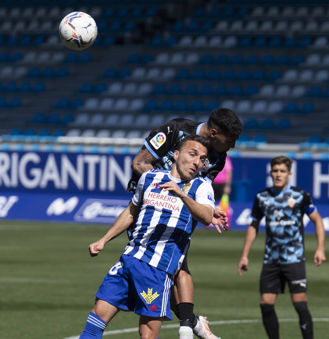 Fotos: Las imágenes del Deportiva-Almería