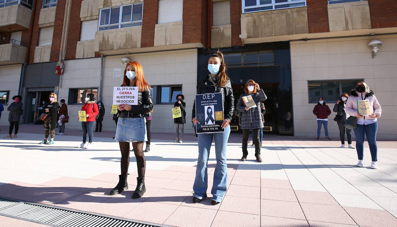 Fotos: Protesta del sector de peluquerías y estética