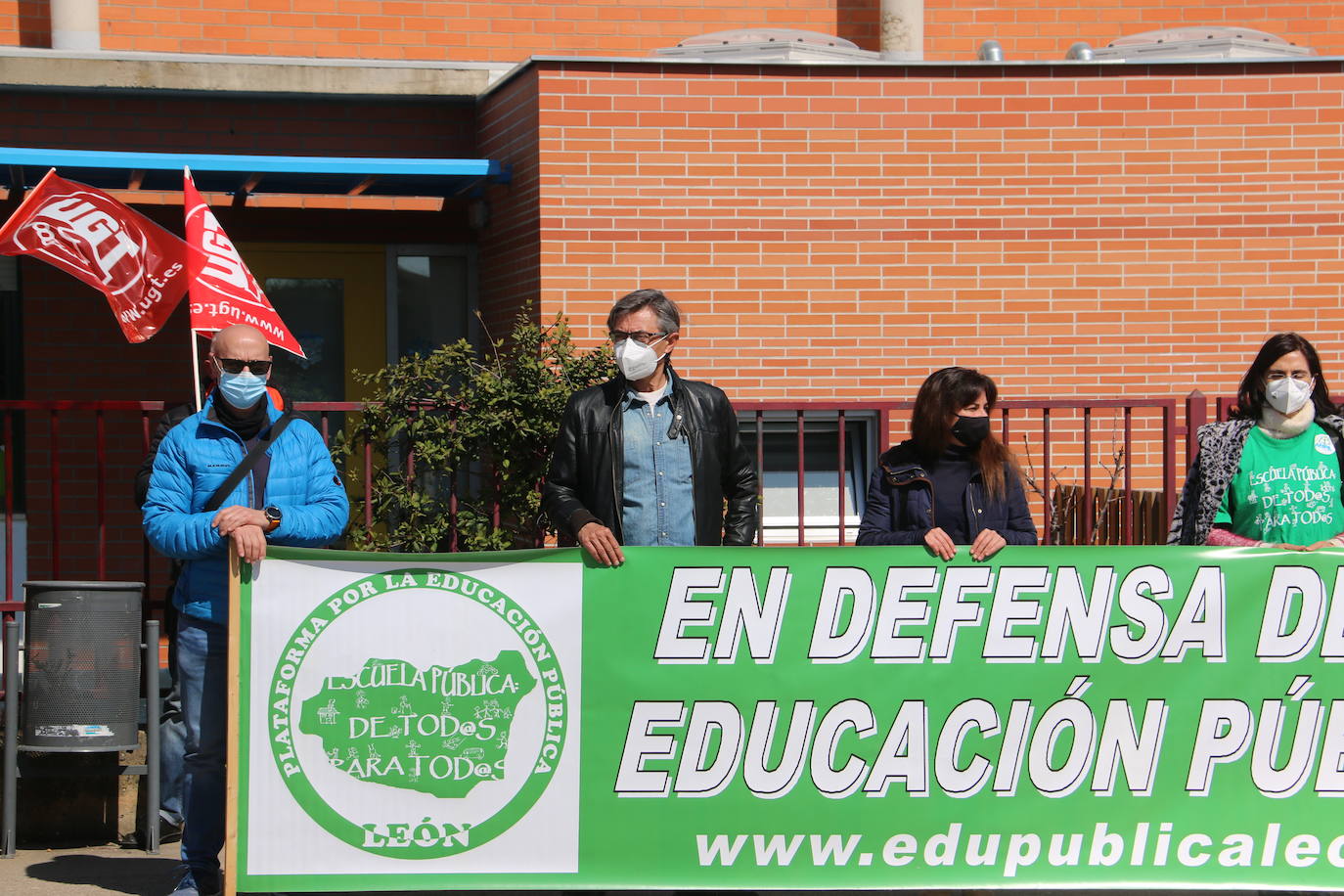 Algunos de los concentrados por la Plataforma.