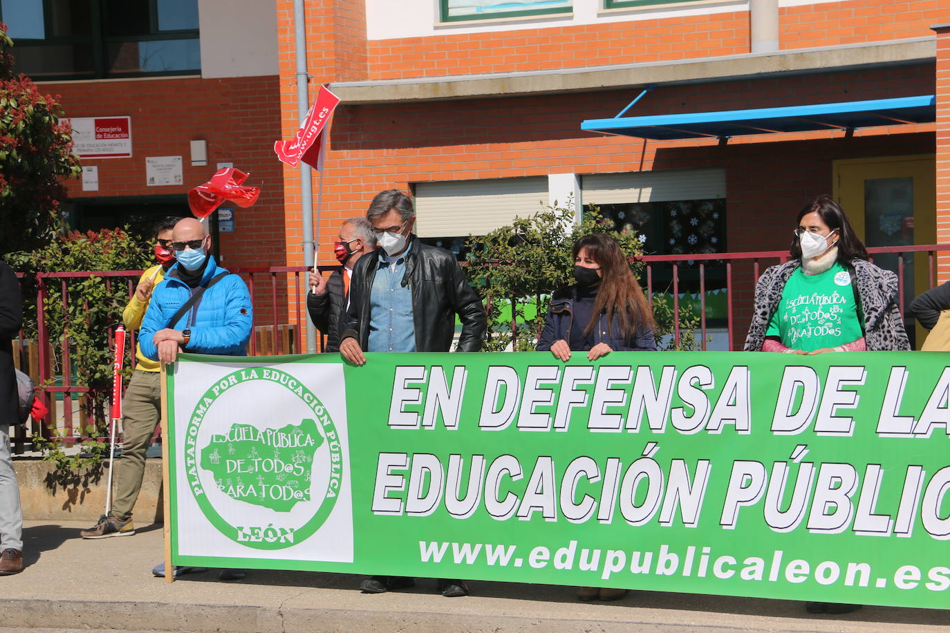 Algunos de los concentrados por la Plataforma.