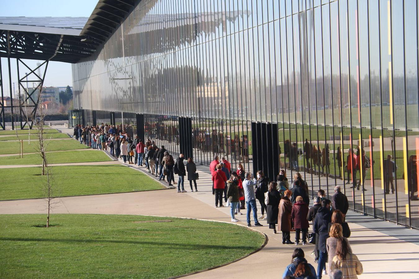 León retoma la vacunación de los docentes con AstraZeneca.