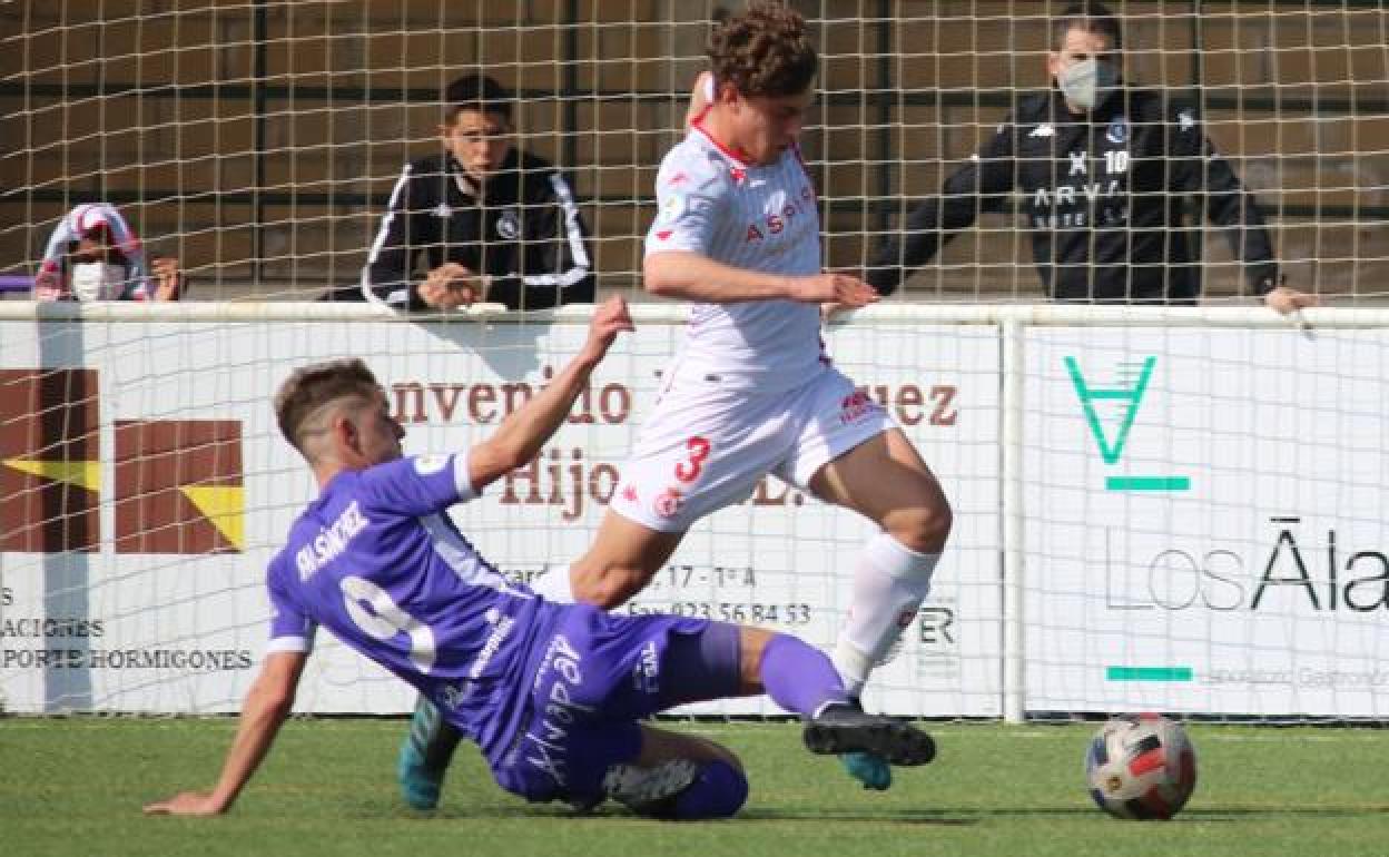 Lance de un partido del Jupiter Leonés. 