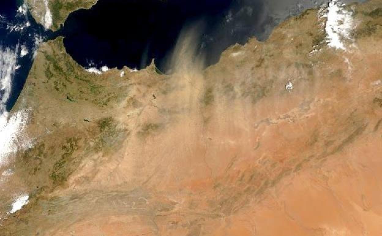 El aire africano obliga a mantener algunas precauciones.