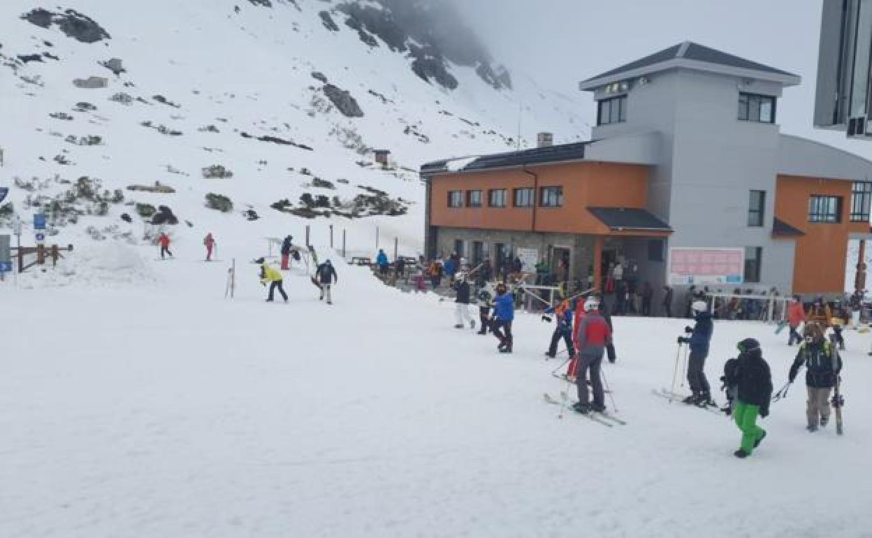 Instalación de San Isidro durante una temporada de invierno.