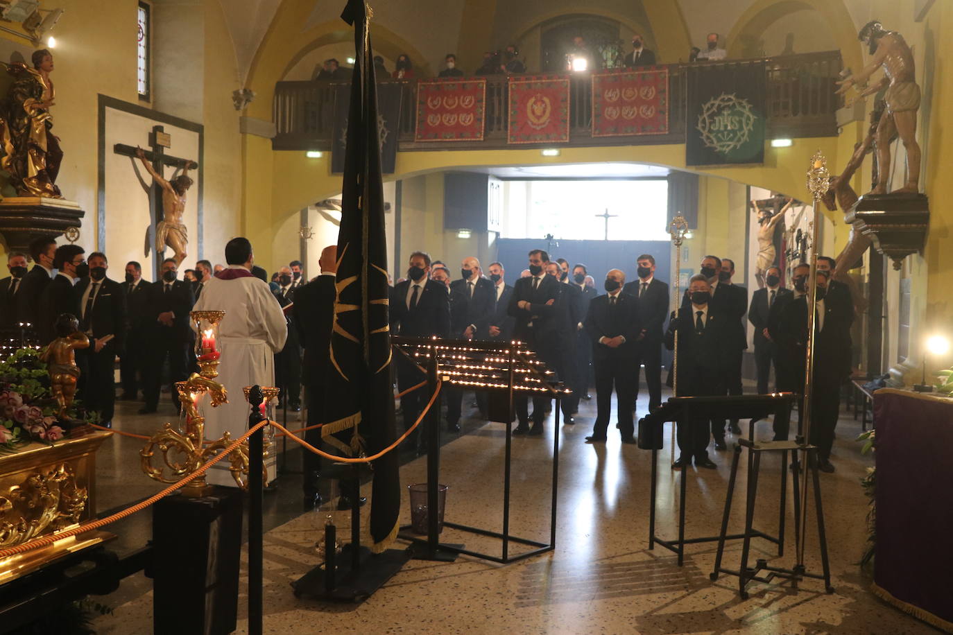 La capilla celebra de la mano de las tres centenarias de León un recuerdo a la procesión que debía salir a las calles este Lunes Santo.