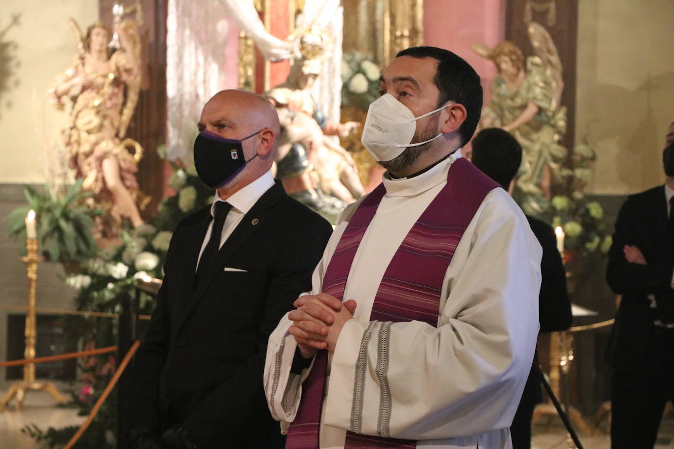 La capilla celebra de la mano de las tres centenarias de León un recuerdo a la procesión que debía salir a las calles este Lunes Santo.