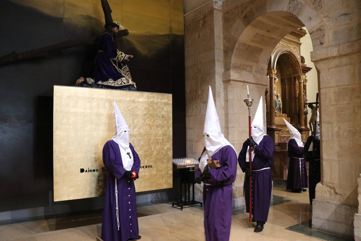 La iglesia acoge uno de los actos más tradicionales de la Semana Santa de León.