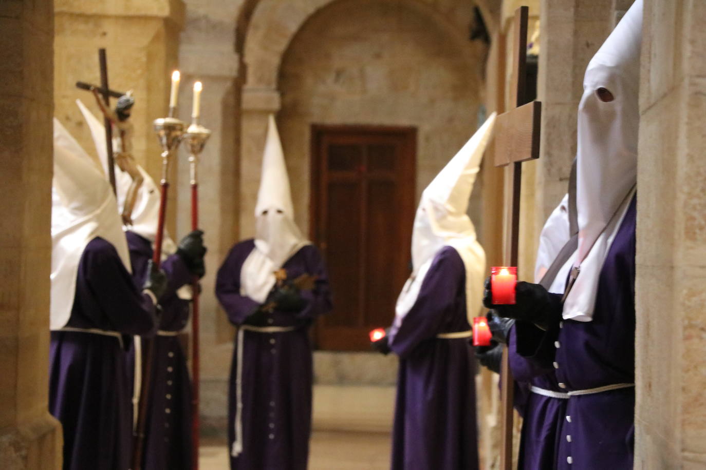 La iglesia acoge uno de los actos más tradicionales de la Semana Santa de León.