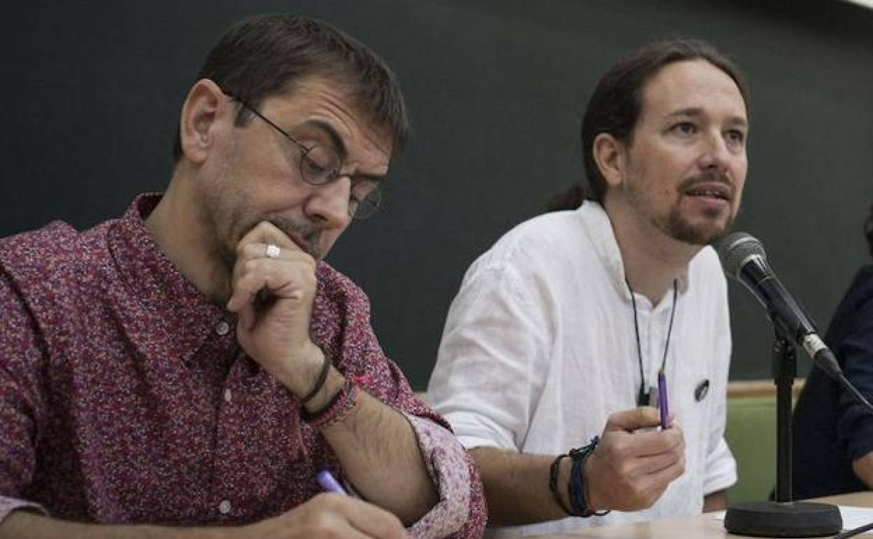 Juan Carlos Monedero y Pablo Iglesias, en una imagen de archivo. 