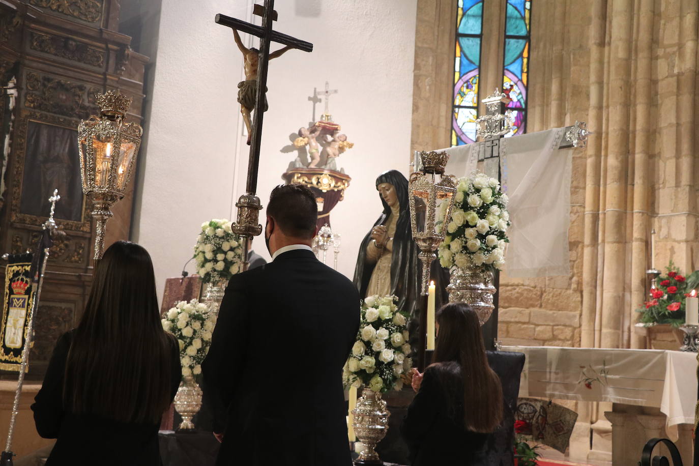 La iglesia acoge un acto solemne para conmemorar la Procesión de la Virgen de la Amargura.