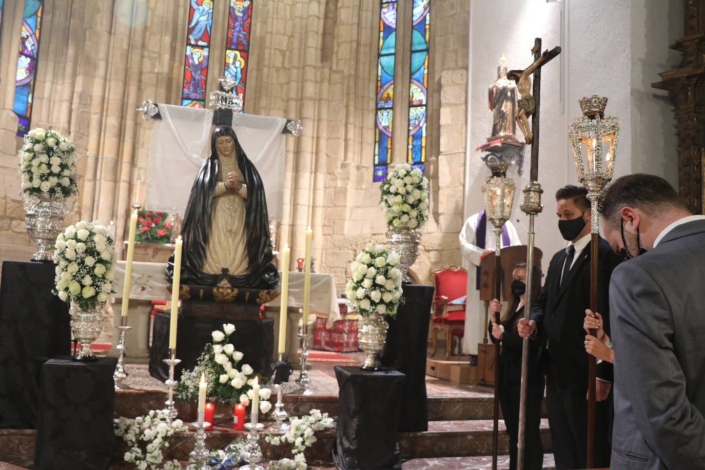 La iglesia acoge un acto solemne para conmemorar la Procesión de la Virgen de la Amargura.