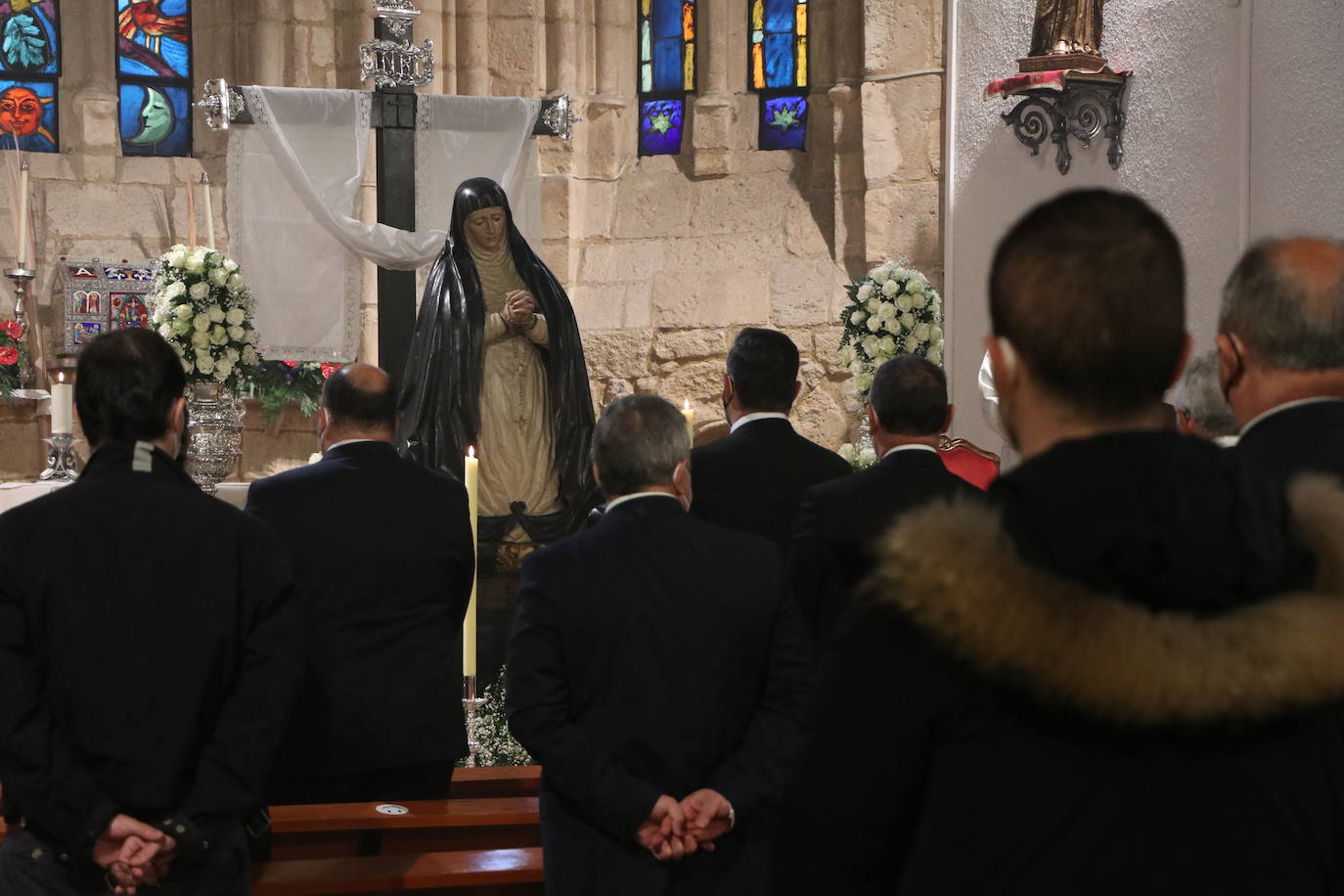 La iglesia acoge un acto solemne para conmemorar la Procesión de la Virgen de la Amargura.