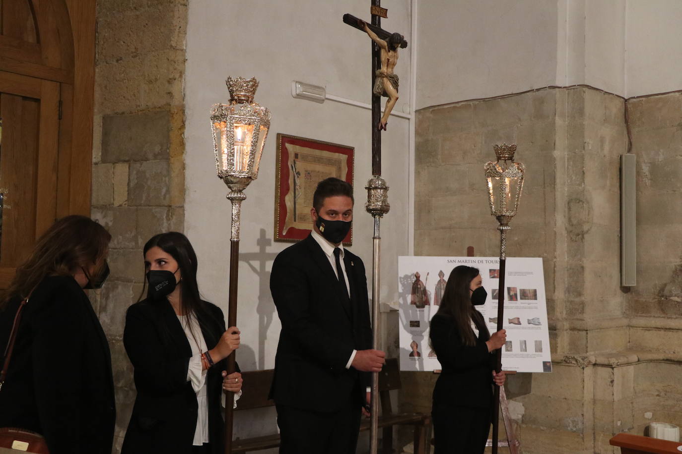 La iglesia acoge un acto solemne para conmemorar la Procesión de la Virgen de la Amargura.